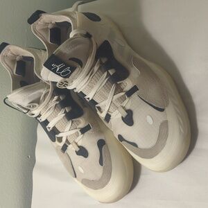 Adidas Harden Vol 5 Size 11